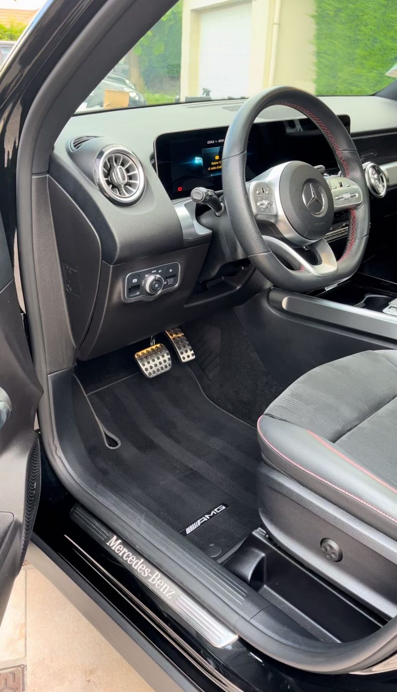 Intérieur Mercedes AMG après nettoyage